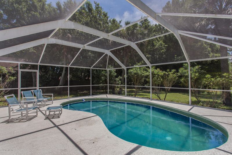 6818 Rivercrest Dr, Jacksonville, FL 32226