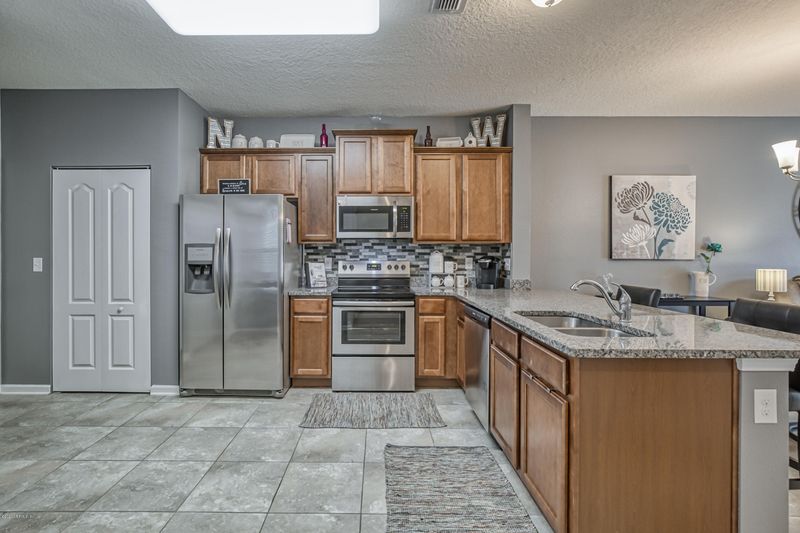 682 Servia Dr, St Johns, FL 32259