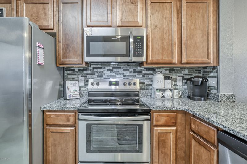 682 Servia Dr, St Johns, FL 32259