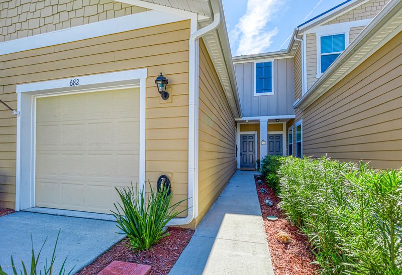 682 Servia Dr, St Johns, FL 32259
