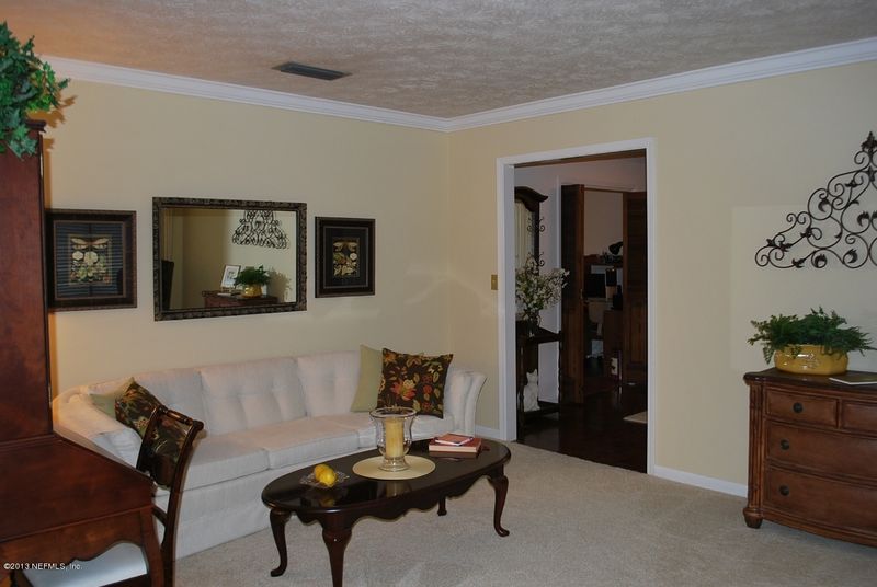 6824 Ariel Dr, Jacksonville, FL 32277