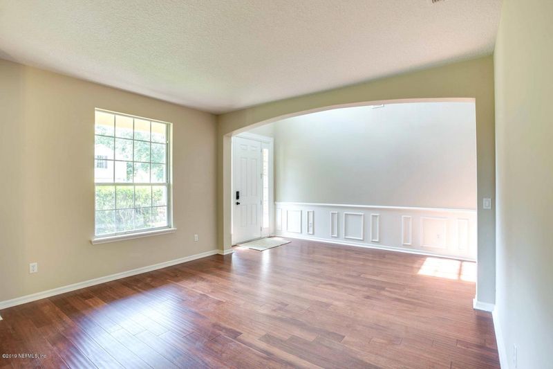 684 Wakeview Dr, Orange Park, FL 32065