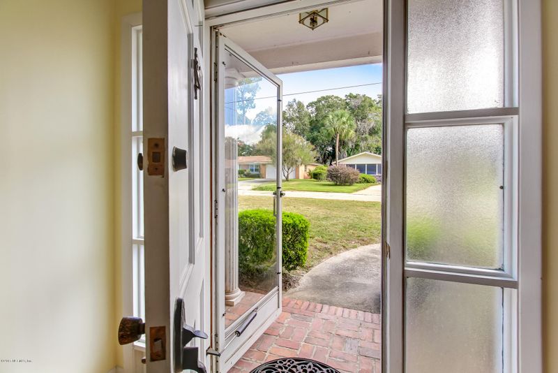 6848 La Loma Dr, Jacksonville, FL 32217