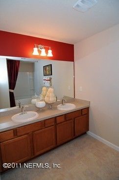 6860 Woody Vine Dr #17B, Jacksonville, FL 32258