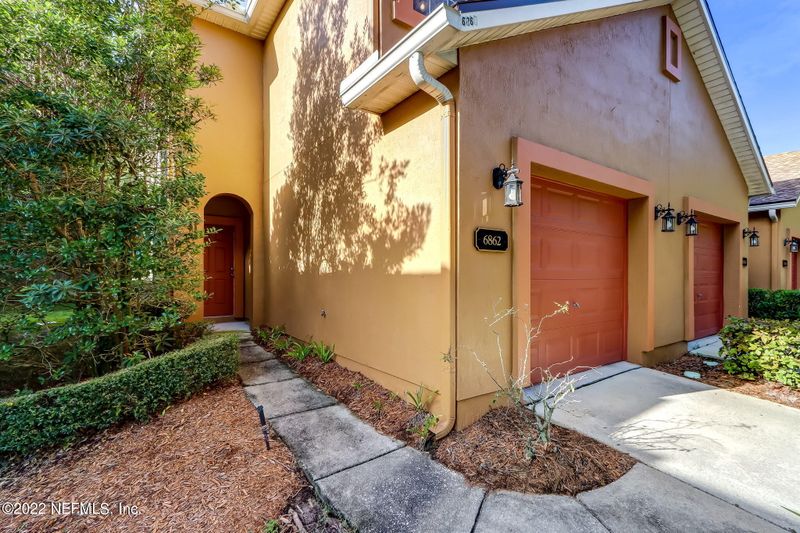6862 Misty View Dr, Jacksonville, FL 32210