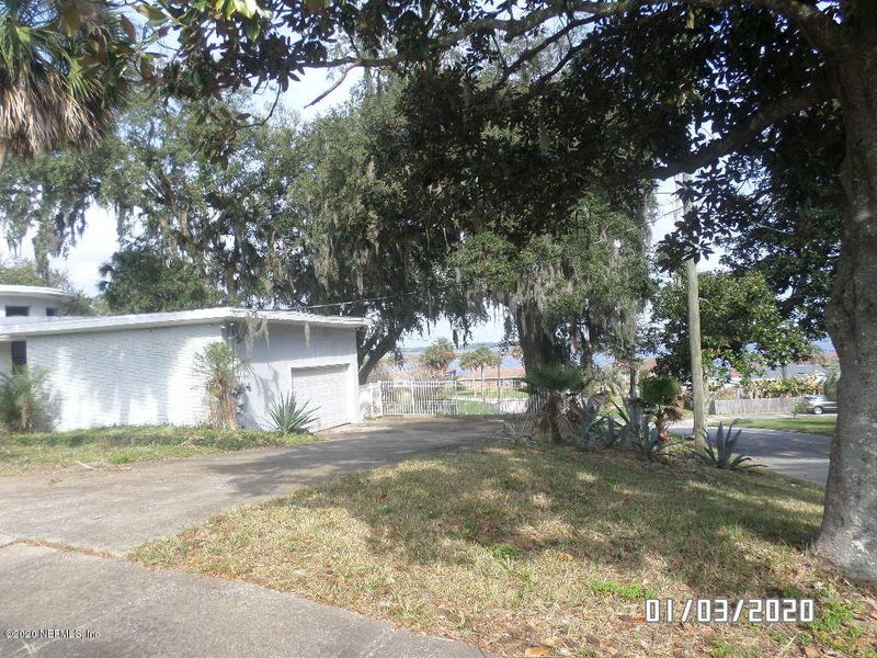 6863 Howalt Dr, Jacksonville, FL 32277