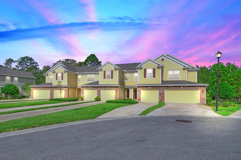 6863 Roundleaf Dr, Jacksonville, FL 32258