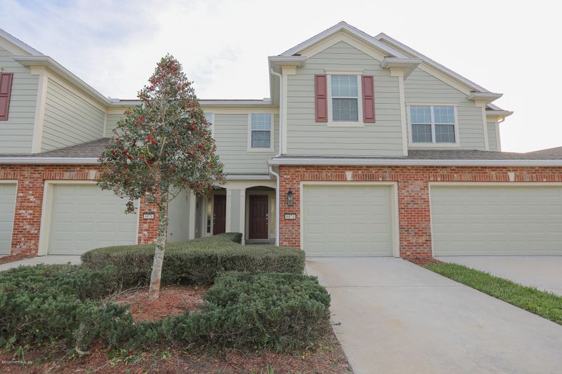 6874 Roundleaf Dr, Jacksonville, FL 32258