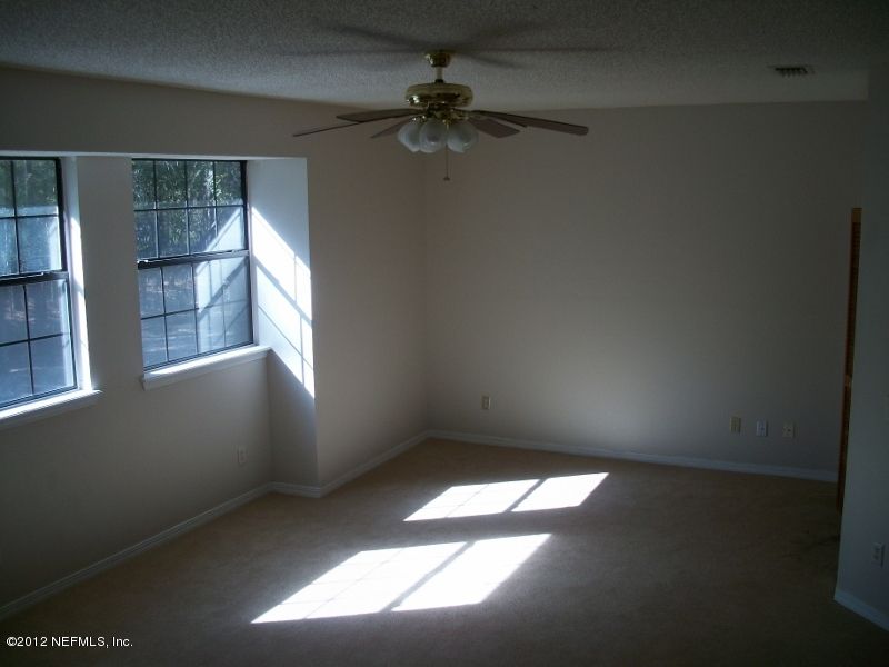 688 Kilchurn Dr, Orange Park, FL 32073
