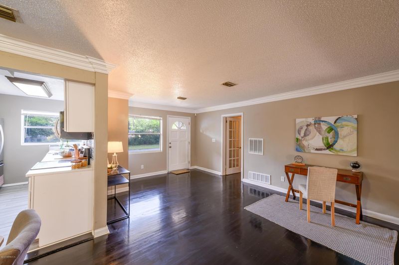 6911 Mayapple Rd, Jacksonville, FL 32211