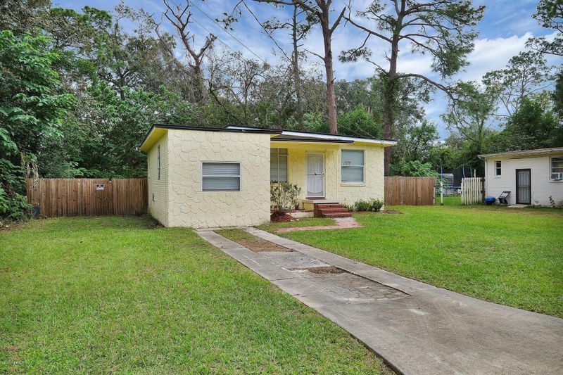 6921 Restlawn Dr, Jacksonville, FL 32208