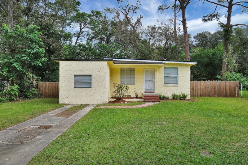 6921 Restlawn Dr, Jacksonville, FL 32208