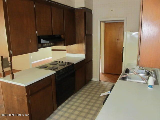 6933 Dongalla Ct, Jacksonville, FL 32211