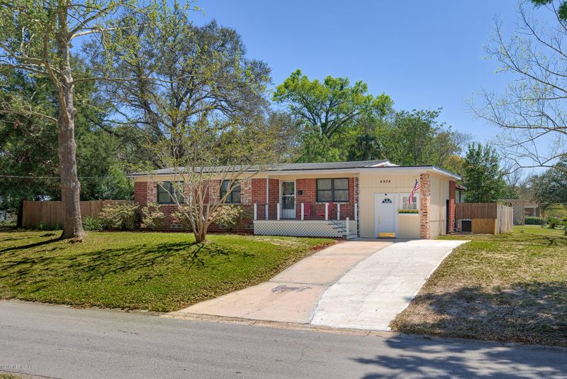 6934 May Apple Rd, Jacksonville, FL 32211