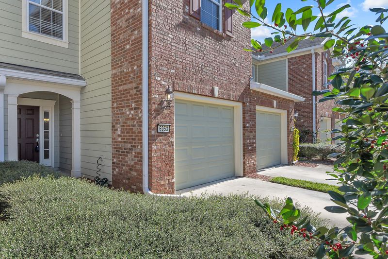 6953 Roundleaf Dr, Jacksonville, FL 32258