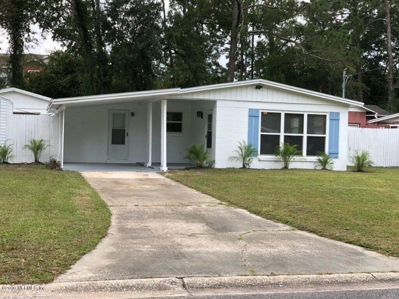 6958 Red Robin Dr, Jacksonville, FL 32210