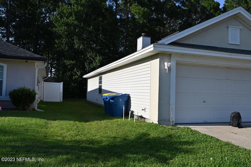 699 Bonaparte Dr, Jacksonville, FL 32218