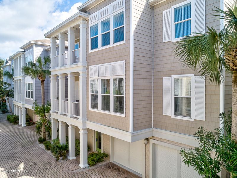 70 Beach Cottage Ln, Atlantic Beach, FL 32233