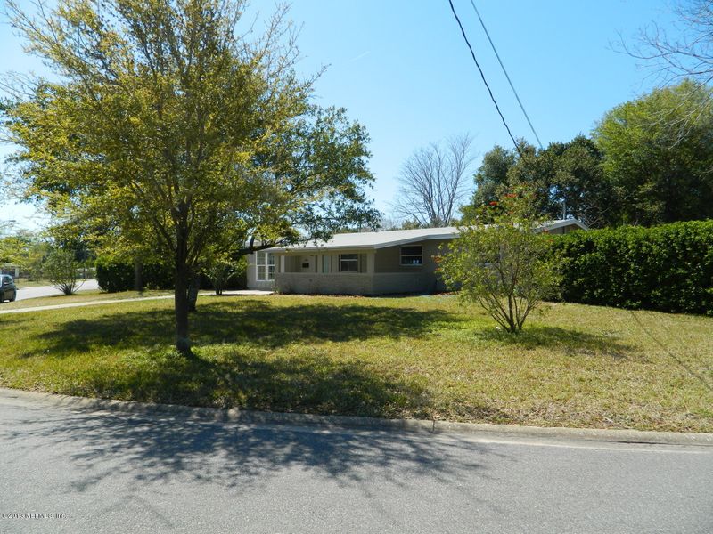700 Amberjack Ln, Atlantic Beach, FL 32233