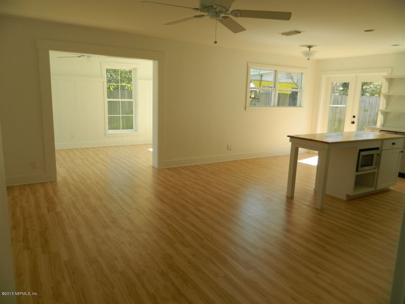 700 Amberjack Ln, Atlantic Beach, FL 32233