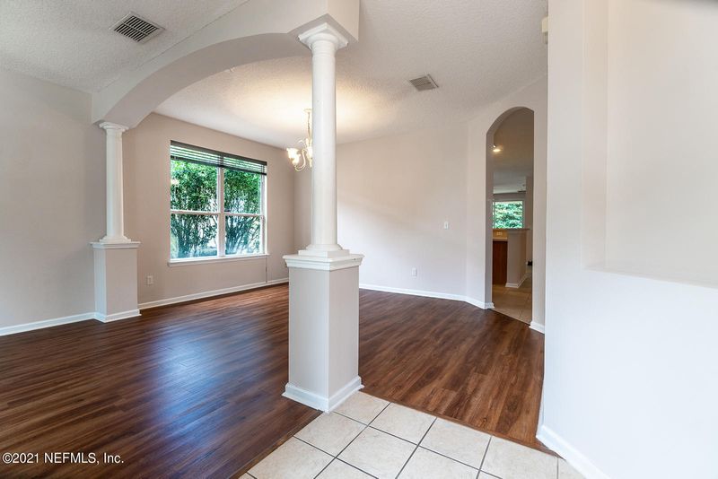 700 Bellshire Dr, Orange Park, FL 32065