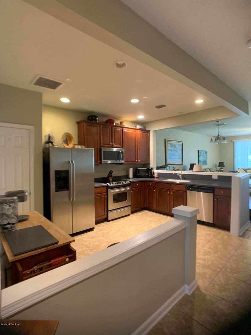 7003 Roundleaf Dr, Jacksonville, FL 32258