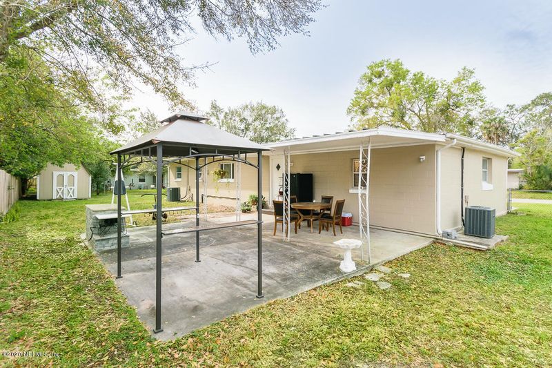 7004 Pellias Rd, Jacksonville, FL 32211
