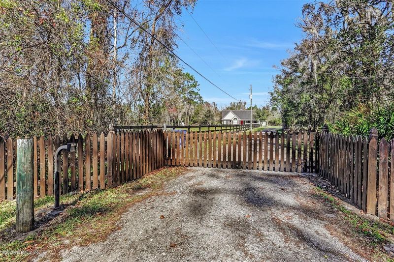 7006 Cr 208, St Augustine, FL 32092