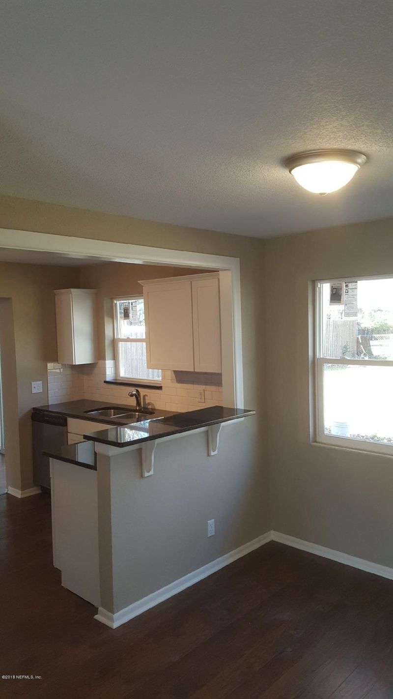 7009 Rollo Rd, Jacksonville, FL 32205