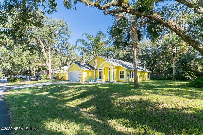 701 Jasmine St, Atlantic Beach, FL 32233