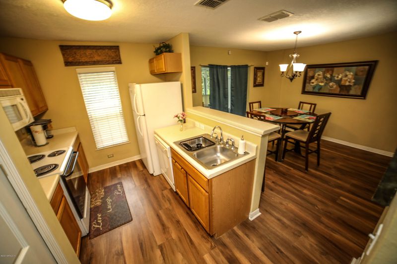 701 Talking Tree Dr, Jacksonville, FL 32205