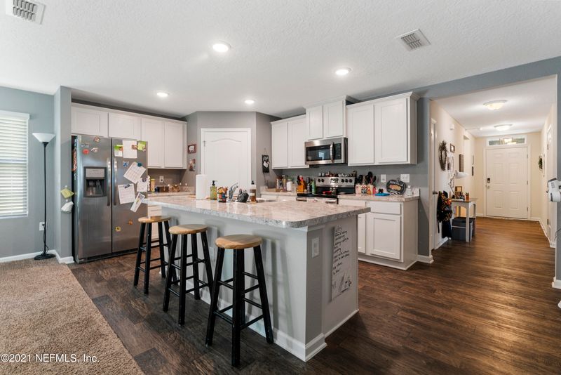 7010 Sandle Dr, Jacksonville, FL 32219