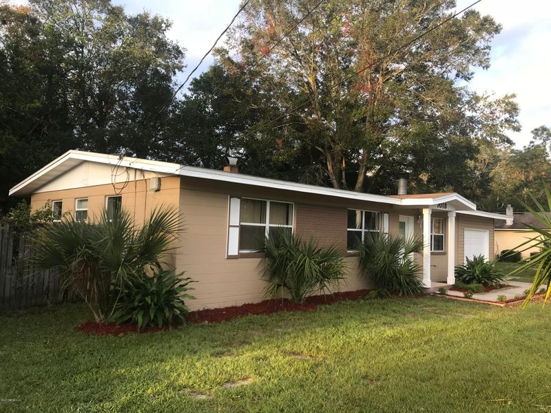 7018 Greenholly Dr, Jacksonville, FL 32277
