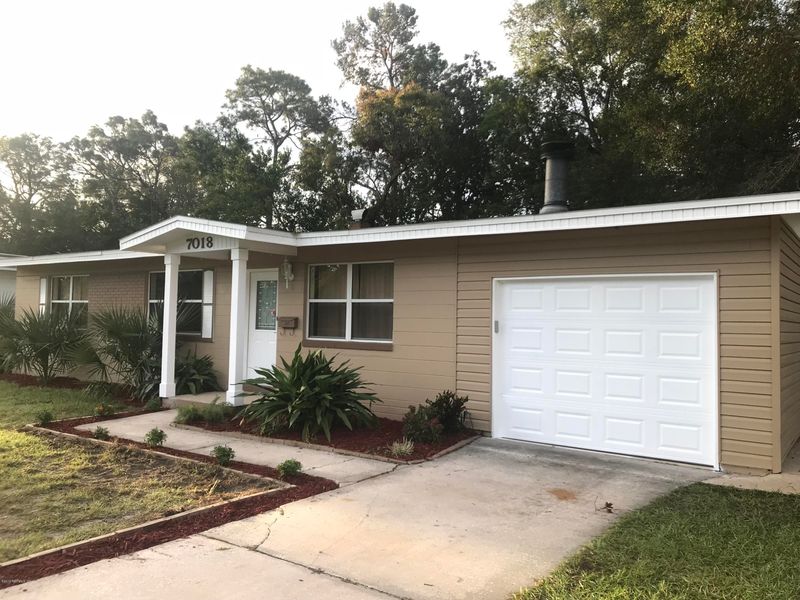 7018 Greenholly Dr, Jacksonville, FL 32277