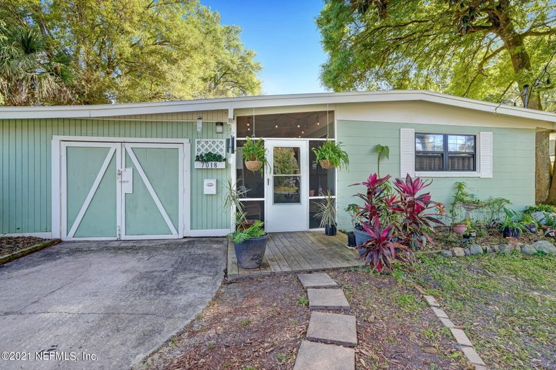 7018 Hielo Dr, Jacksonville, FL 32211