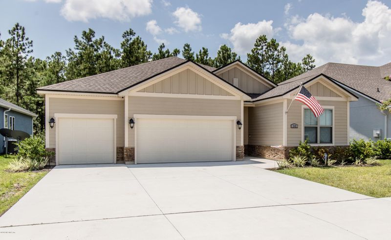702 Charter Oaks Blvd, Orange Park, FL 32065