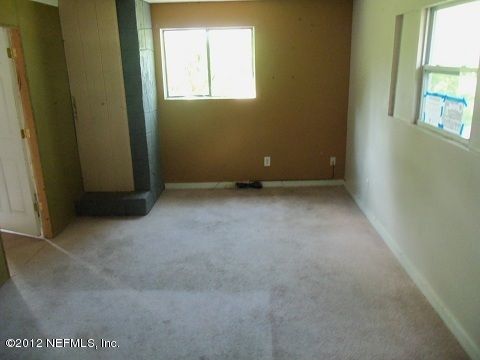 7033 Paul Howard Dr, Jacksonville, FL 32222