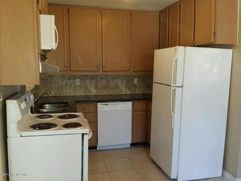 7044 King Arthur Rd N, Jacksonville, FL 32211