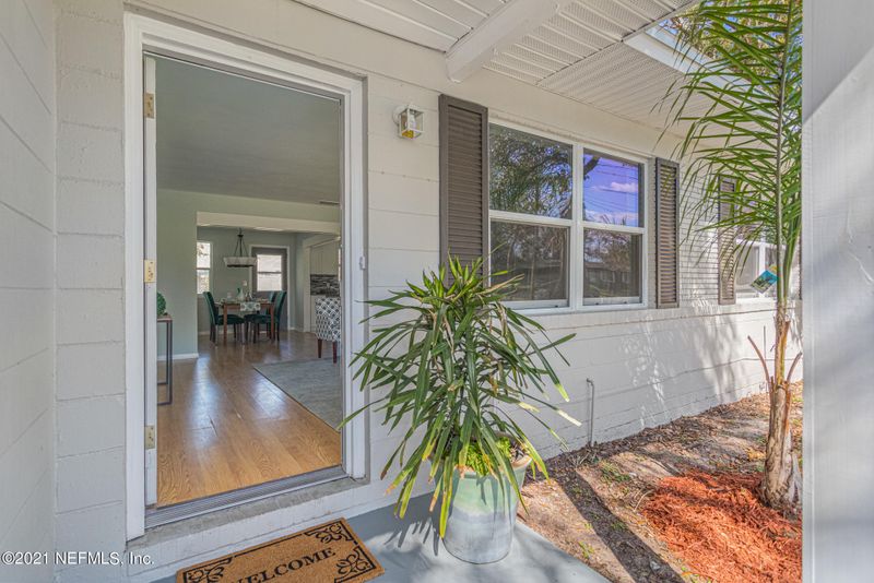 7045 Barkwood Dr, Jacksonville, FL 32277