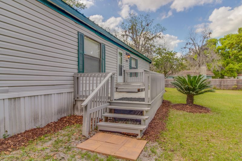 7047 Dunn Ave, Jacksonville, FL 32219