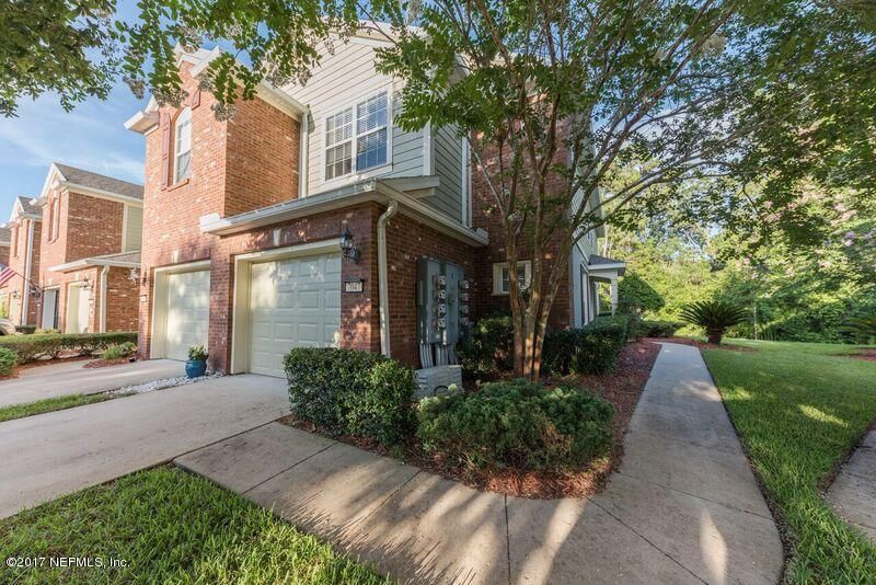 7047 Roundleaf Dr, Jacksonville, FL 32258