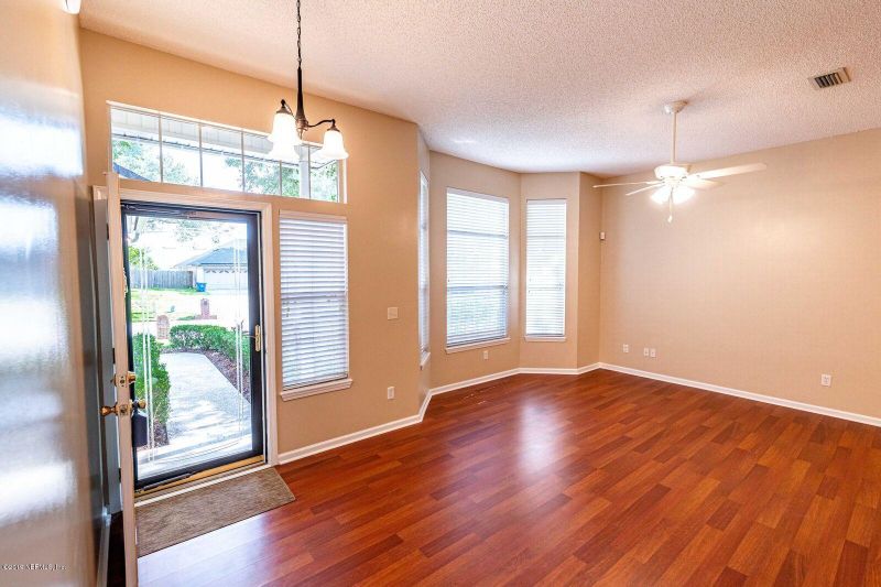 7050 Millcrest Dr, Jacksonville, FL 32277