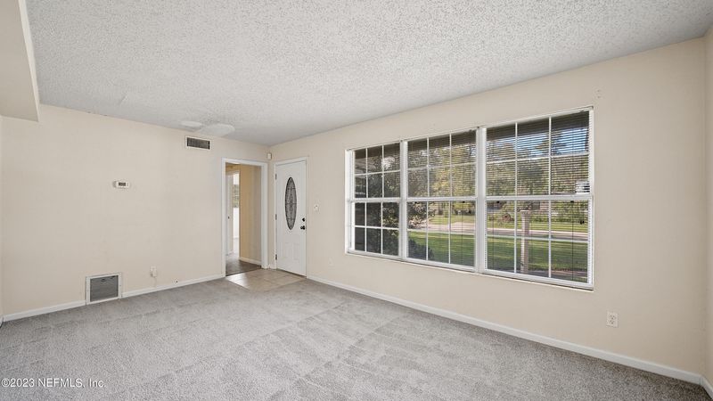 7057 Rollo Rd, Jacksonville, FL 32205
