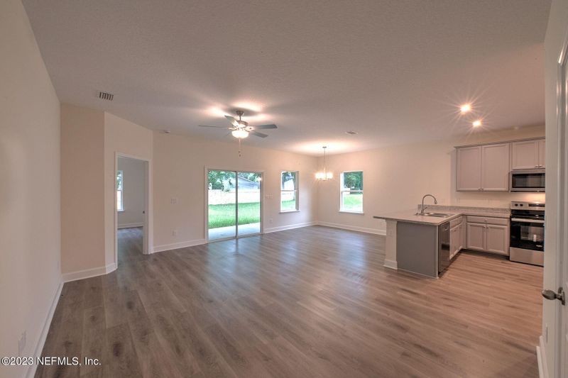 7064 Esther St, Jacksonville, FL 32210
