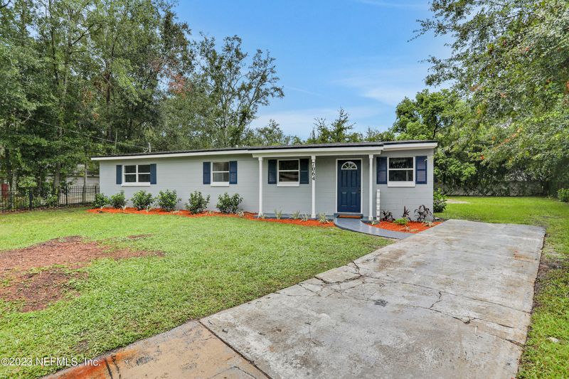 7064 Red Robin Dr, Jacksonville, FL 32210