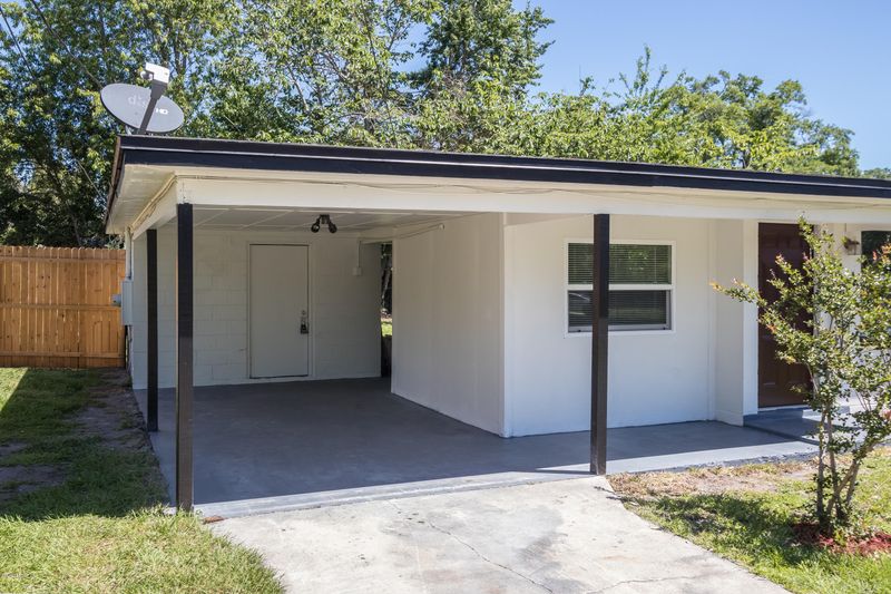 7067 Delisle Dr, Jacksonville, FL 32244