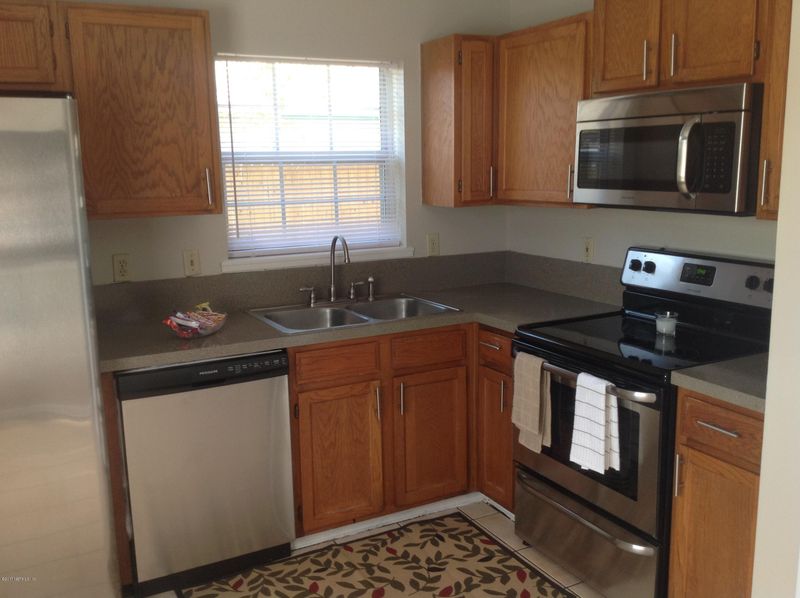 7068 N Swamp Flower Dr, Jacksonville, FL 32244