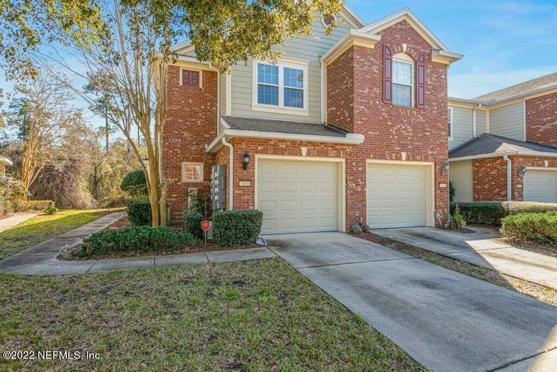 7069 Roundleaf Dr, Jacksonville, FL 32258