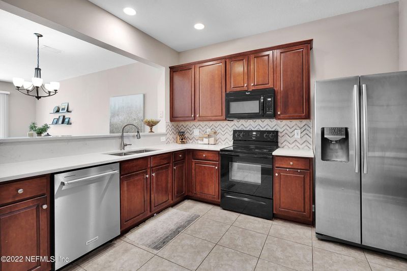 7077 Roundleaf Dr, Jacksonville, FL 32258