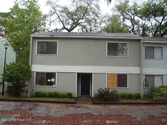 709 Oaks Ct, Jacksonville, FL 32211
